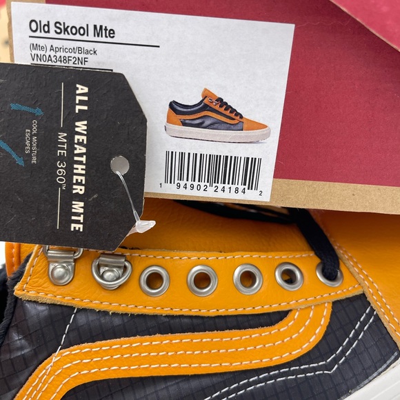 Vans Men’s Old Skool All Weather Mte
(Mte) Apricot/Black Sneakers
VN0A348F2NF - Picture 16 of 16